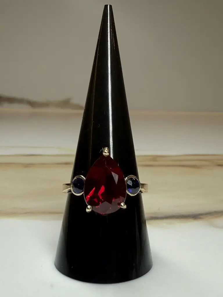 Created ruby and Australian Sapphire (I (15.3 mm diameter))